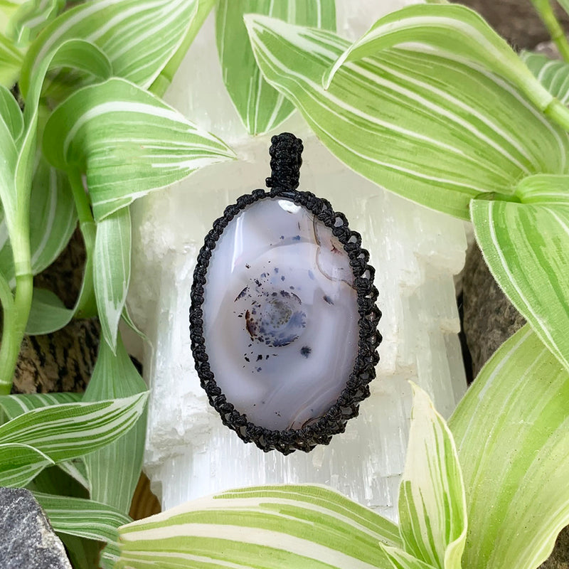 Banded Onyx Macramé Pendant Necklace