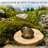 Pierre roulée de quartz de cheveux verts